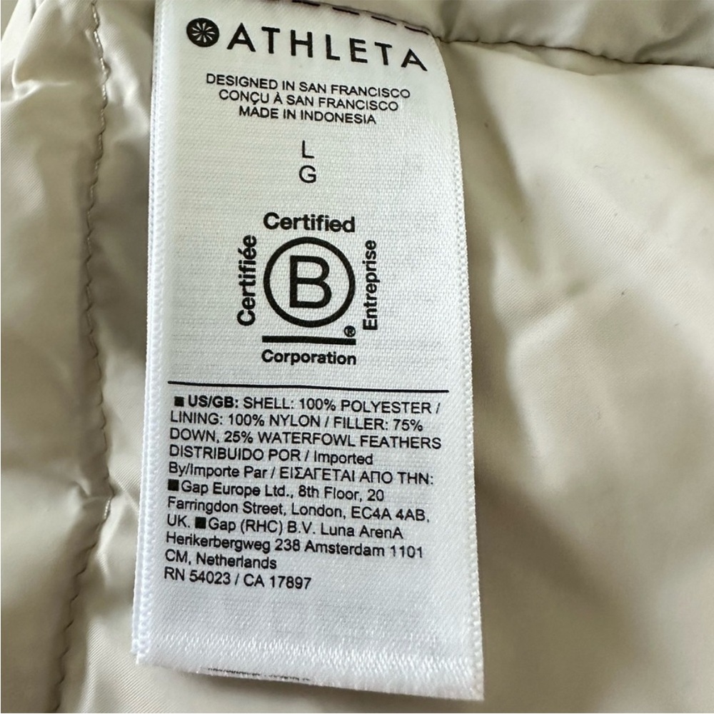 Athleta Women's Puffer Jacket in Cream/ tan - Picture 9 of 9